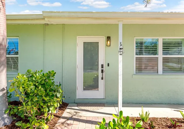 Homes for sale in Palmetto, FL | 1816 7Th St W, Palmetto, FL 34221 | MLS# TB8490408