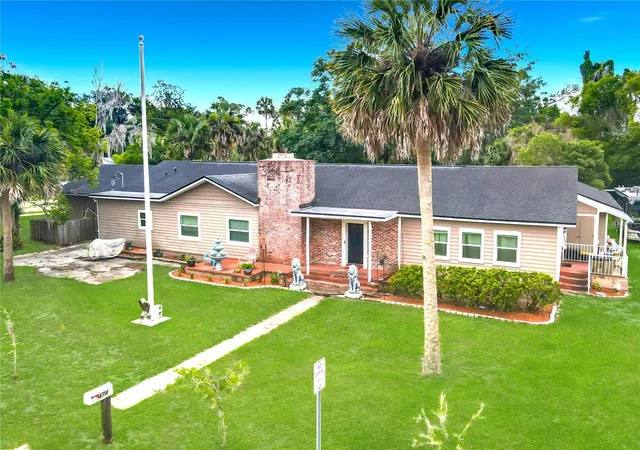 Photo 2 of Single family home for sale at 474 E University Ave, Orange City, FL 32763 | MLS# V4948101 | Listing updated on 2026-09-25