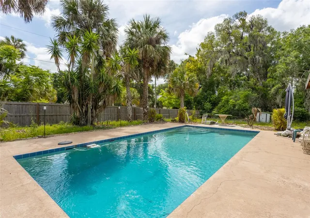 Photo 3 of Single family home for sale at 474 E University Ave, Orange City, FL 32763 | MLS# V4948101 | Listing updated on 2026-09-25