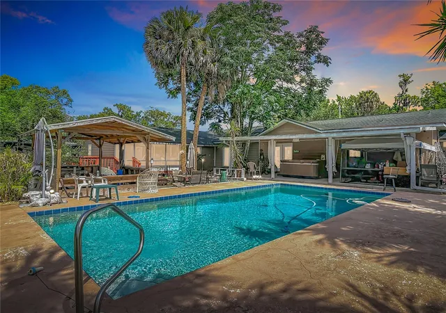 Photo 3 of Single family home for sale at 474 E University Ave, Orange City, FL 32763 | MLS# V4948101 | Listing updated on 2026-09-25