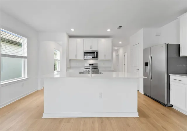 4th image of 3033 Windswept Wy, Wildwood, FL 34785 | MLS# TB8490418