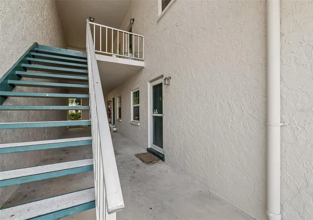 2nd image of 4335 Aegean Dr, Tampa, FL 33611
