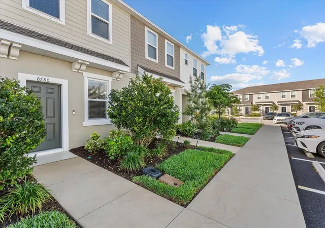 Photo 3 of Townhouse for sale at 8780 Daybreak St, Sarasota, FL 34241 | MLS# A4687506 | Listing updated on 2026-09-06
