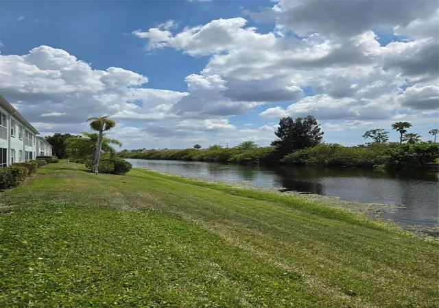 Listing Photo 4 - Condo for sale in building located at 5725 Greenwood Ave, North Port, FL 34287 - Unit #5201
