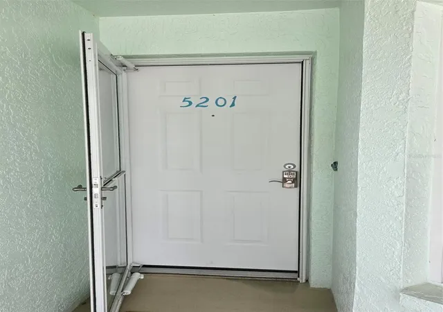 Listing Photo 5 - Condo for sale in building located at 5725 Greenwood Ave, North Port, FL 34287 - Unit #5201