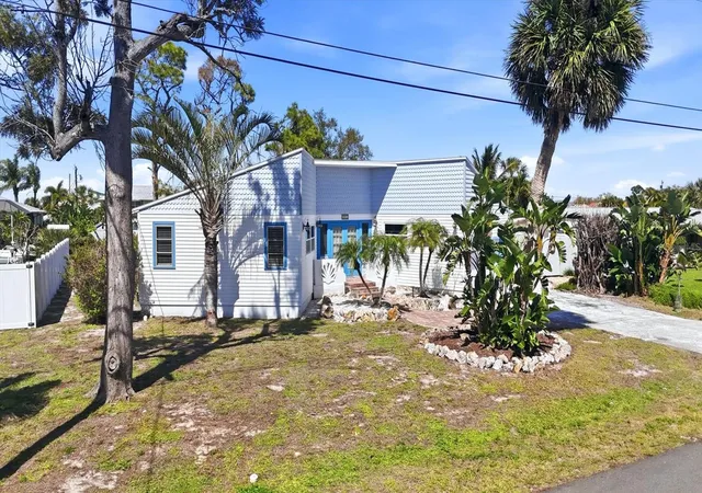 3rd image of 1052 Kant St, Englewood, FL 34224 | MLS# D6146751
