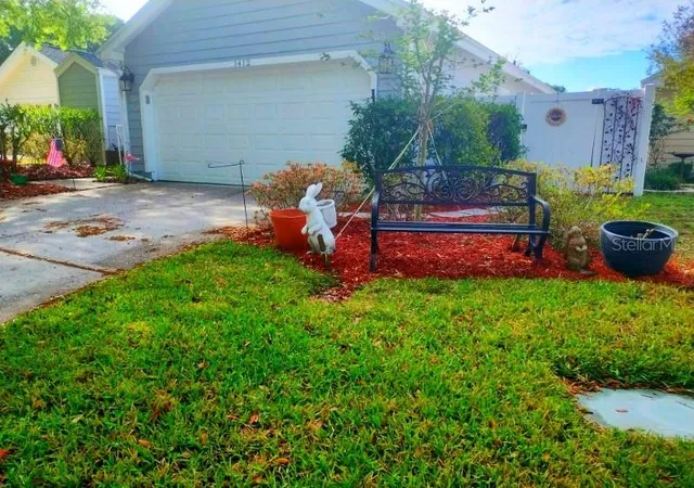 Photo 3 of Sale Pending at 1412 Walden Oaks Pl, Plant City, FL 33563 | MLS# TB8490489 | Listing updated on 2026-09-04