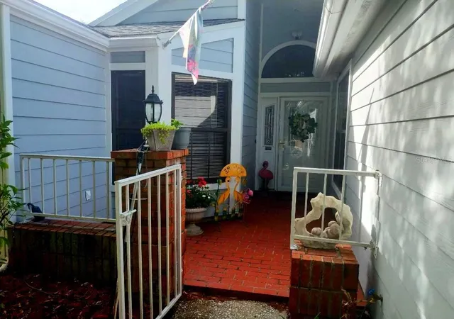 Photo 3 of Sale Pending at 1412 Walden Oaks Pl, Plant City, FL 33563 | MLS# TB8490489 | Listing updated on 2026-09-04