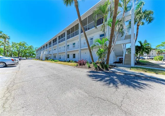 Photo 3 of Condo for sale at 4920 38th Way S #210, St Petersburg, FL 33711 | MLS# TB8490503 | Listing updated on 2026-09-01