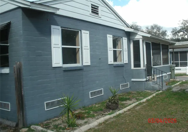 Photo 3 of Single family home for sale at 2306 Butler St, Leesburg, FL 34748 | MLS# G5110106 | Listing updated on 2026-10-03