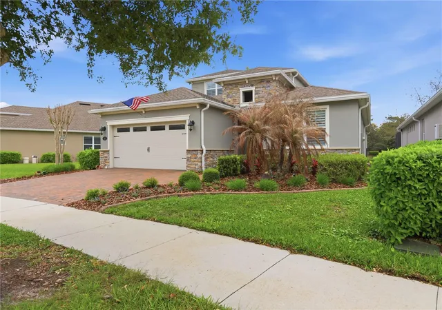 image of 261 Old Moss Cir, Deland, FL 32724 | MLS# V4948109