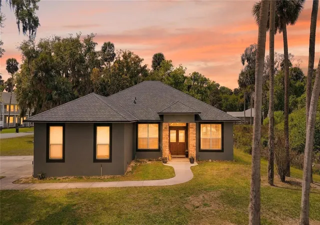 Photo 3 of Single family home for sale at 28931 Beauclaire Dr, Tavares, FL 32778 | MLS# G5110108 | Listing updated on 2026-09-06