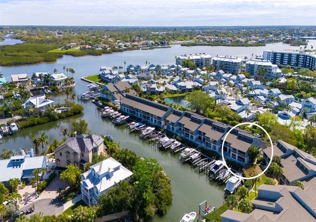 Photo 3 of Condo for sale at 1249 Dockside Pl #110, Sarasota, FL 34242 | MLS# A4687526 | Listing updated on 2026-10-15