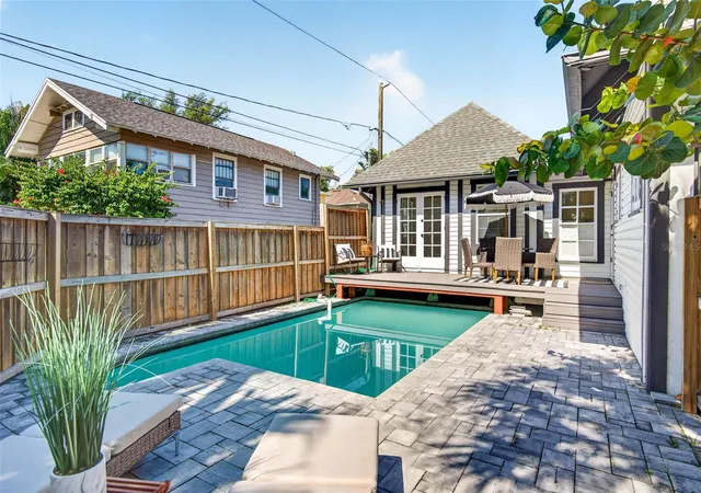 Photo 3 of Single family home for sale at 1330 Cherry St NE, Saint Petersburg, FL 33701 | MLS# O6393648 | Listing updated on 2026-09-20