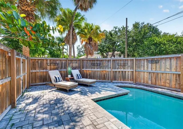 Photo 4 of Single family home for sale at 1330 Cherry St NE, Saint Petersburg, FL 33701 | MLS# O6393648 | Listing updated on 2026-09-20