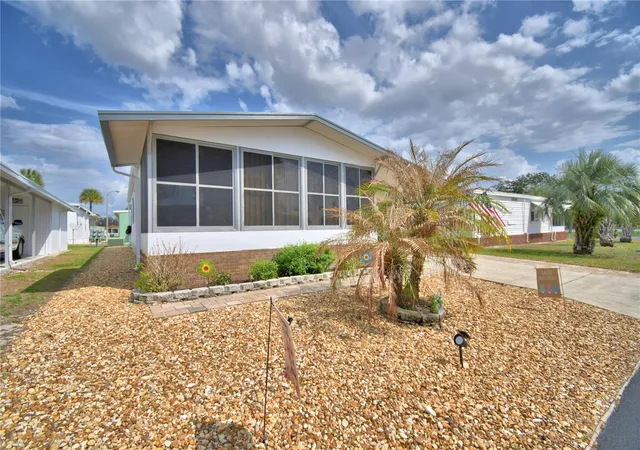 Photo 3 of Manufactured home for sale at 4918 Rosewood St, Winter Haven, FL 33880 | MLS# P4938247 | Listing updated on 2026-09-15