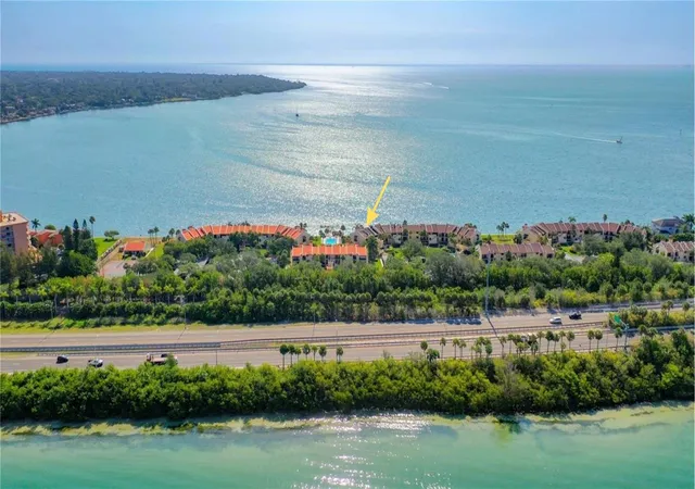 2nd image of 7520 Sunshine Skyway Ln S #T18, Saint Petersburg, FL 33711 | MLS# TB8490542