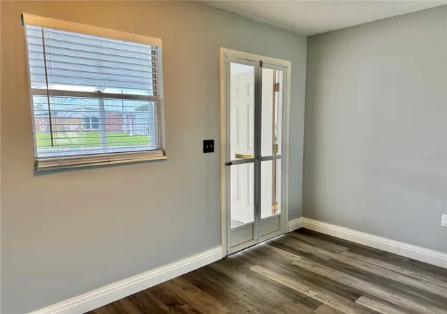 4th image of 2217 Hopkins Dr W, Bradenton, FL 34207 | MLS# A4687545