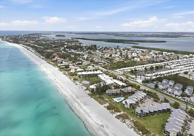 Homes for sale in Longboat Key, FL | 5655 Gulf Of Mexico Drive, Longboat Key, FL 34228 | Houzeo