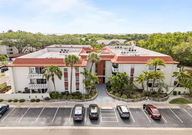 Homes for sale in Clearwater, FL | 1009 Pearce Dr #206, Clearwater, FL 33764 | MLS# TB8490594