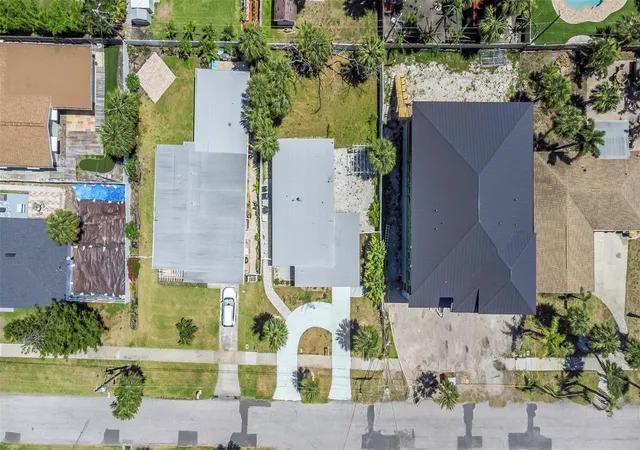 4th image of 875 Bruce Ave, Clearwater Beach, FL 33767 | MLS# TB8490595