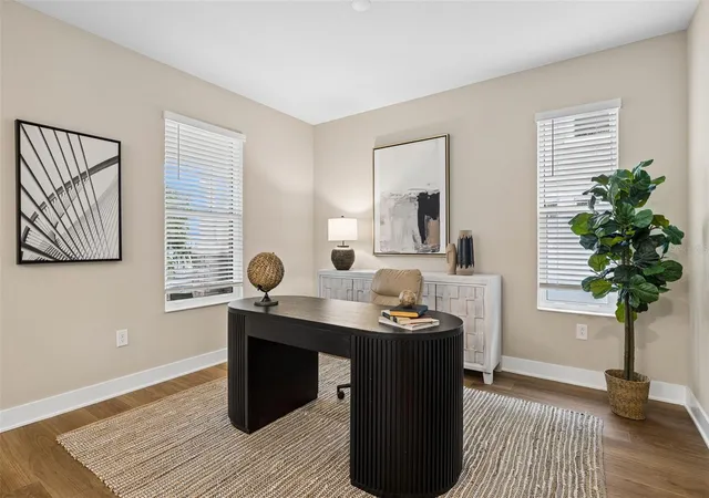Photo 3 of Sale Pending at 1526 W Arch St, Tampa, FL 33607 | MLS# TB8490617 | Listing updated on 2026-09-28