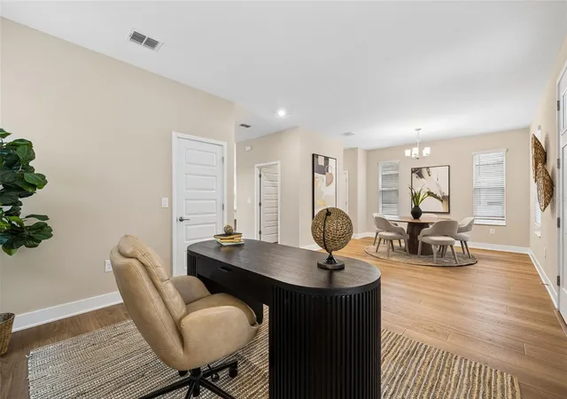 Photo 4 of Sale Pending at 1526 W Arch St, Tampa, FL 33607 | MLS# TB8490617 | Listing updated on 2026-09-28