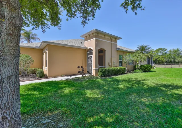 3rd image of 2423 Richmond Greens Ct, Sun City Center, FL 33573 | MLS# TB8490630