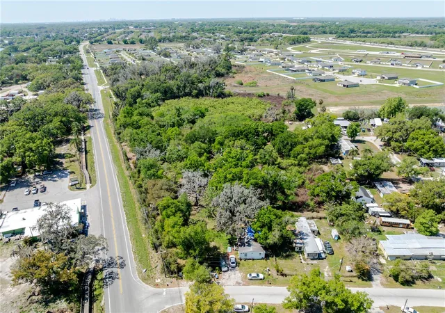 3rd image of 1120 Northwood Dr, Seffner, FL 33584 | MLS# TB8490653