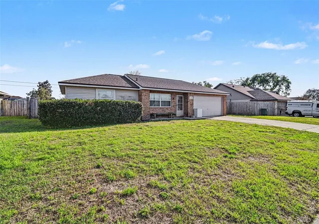 Photo 3 of Sale Pending at 2675 Gramercy Dr, Deltona, FL 32738 | MLS# O6393756 | Listing updated on 2026-09-15