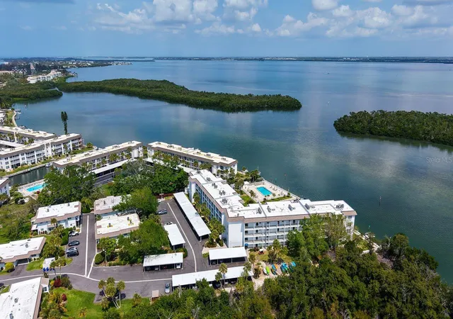 Homes for sale in Longboat Key, FL | 605 Sutton Pl #201, Longboat Key, FL 34228 | MLS# A4687586