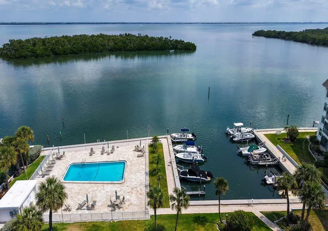 Homes for sale in Longboat Key, FL | 605 Sutton Pl #201, Longboat Key, FL 34228 | MLS# A4687586