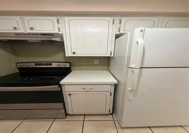 Photo 4 of Condo for sale at 4244 Sheldon Pl #4244, New Port Richey, FL 34652 | MLS# W7884246 | Listing updated on 2026-06-23