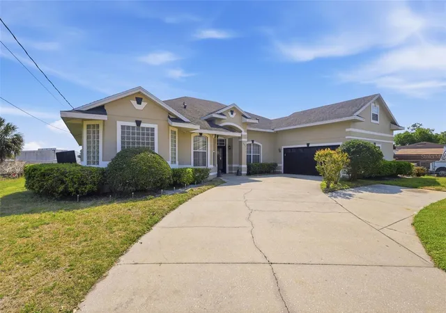 Photo 3 of Single family home for sale at 1051 Dunbar Ave, Sanford, FL 32771 | MLS# O6393808 | Listing updated on 2026-08-28