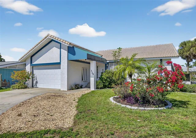 Photo 2 of Single family home for sale at 125 Donna Ct, Punta Gorda, FL 33950 | MLS# C7523956 | Listing updated on 2026-08-26