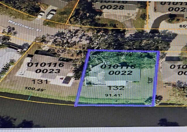 3rd image of 3372 Mayflower St, Sarasota, FL 34231 | MLS# A4687594
