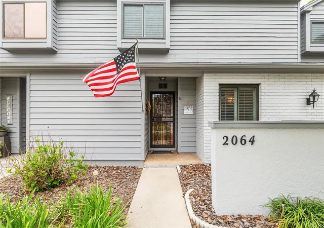 2nd image of 2064 Se 37th Court Cir, Ocala, FL 34471 | MLS# OM721528