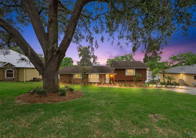 2nd image of 2874 E Crooked Lake Dr, Eustis, FL 32726 | MLS# G5110136
