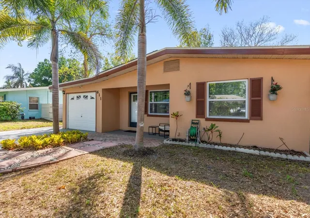 2nd image of 611 11th St Nw, Largo, FL 33770 | MLS# TB8490715