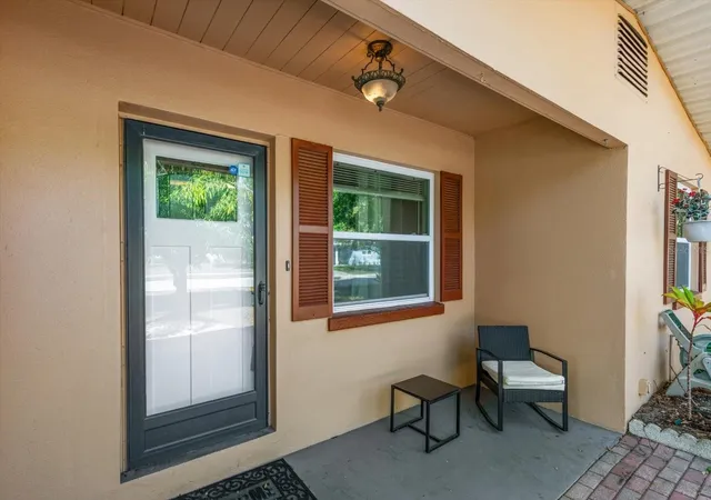 3rd image of 611 11Th St Nw, Largo, FL 33770 | MLS# TB8490715