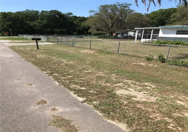 Photo 3 of Manufactured home for sale at 274 Sunset Blvd, Polk City, FL 33868 | MLS# TB8490743 | Listing updated on 2026-05-17