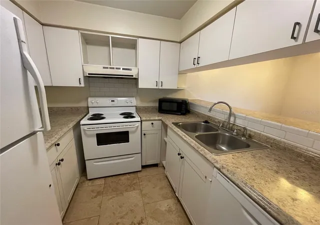 4th image of 2735 Sw 35 Pl #1607, Gainesville, FL 32608 | MLS# GC538852