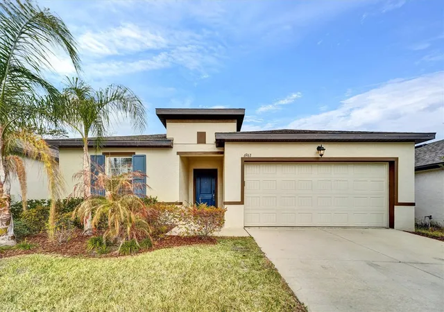 Homes for sale in Zephyrhills, FL | 6963 Shelby Lynn Wy, Zephyrhills, FL 33542 | MLS# TB8490771