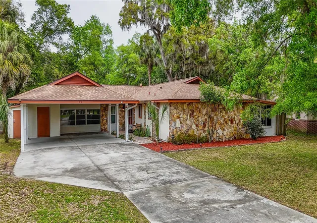 1st image of 12 Spring Lake Wy, Ocala, FL 34472 | MLS# OM721541