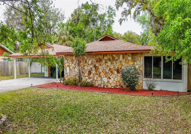 2nd image of 12 Spring Lake Wy, Ocala, FL 34472 | MLS# OM721541