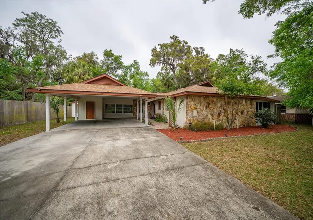3rd image of 12 Spring Lake Wy, Ocala, FL 34472 | MLS# OM721541