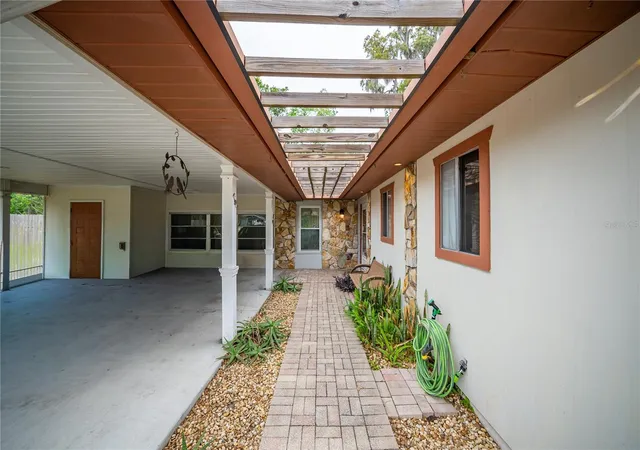 5th image of 12 Spring Lake Wy, Ocala, FL 34472 | MLS# OM721541
