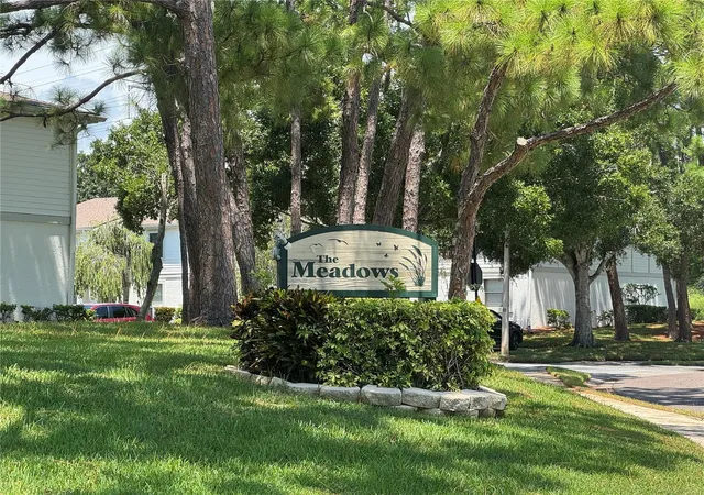 2nd image of 115 Windward Pl, OLDSMAR, FL 34677