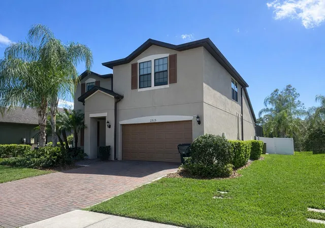 Photo 2 of Sale Pending at 2515 Sherman Oak Dr, North Port, FL 34289 | MLS# TB8490826 | Listing updated on 2026-08-30