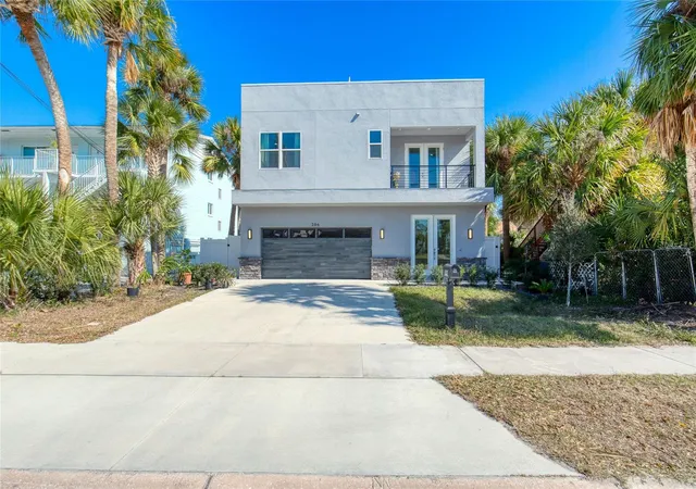Single family home for sale at 206 N Halifax Ave, Daytona Beach, FL 32118 | MLS# V4948123